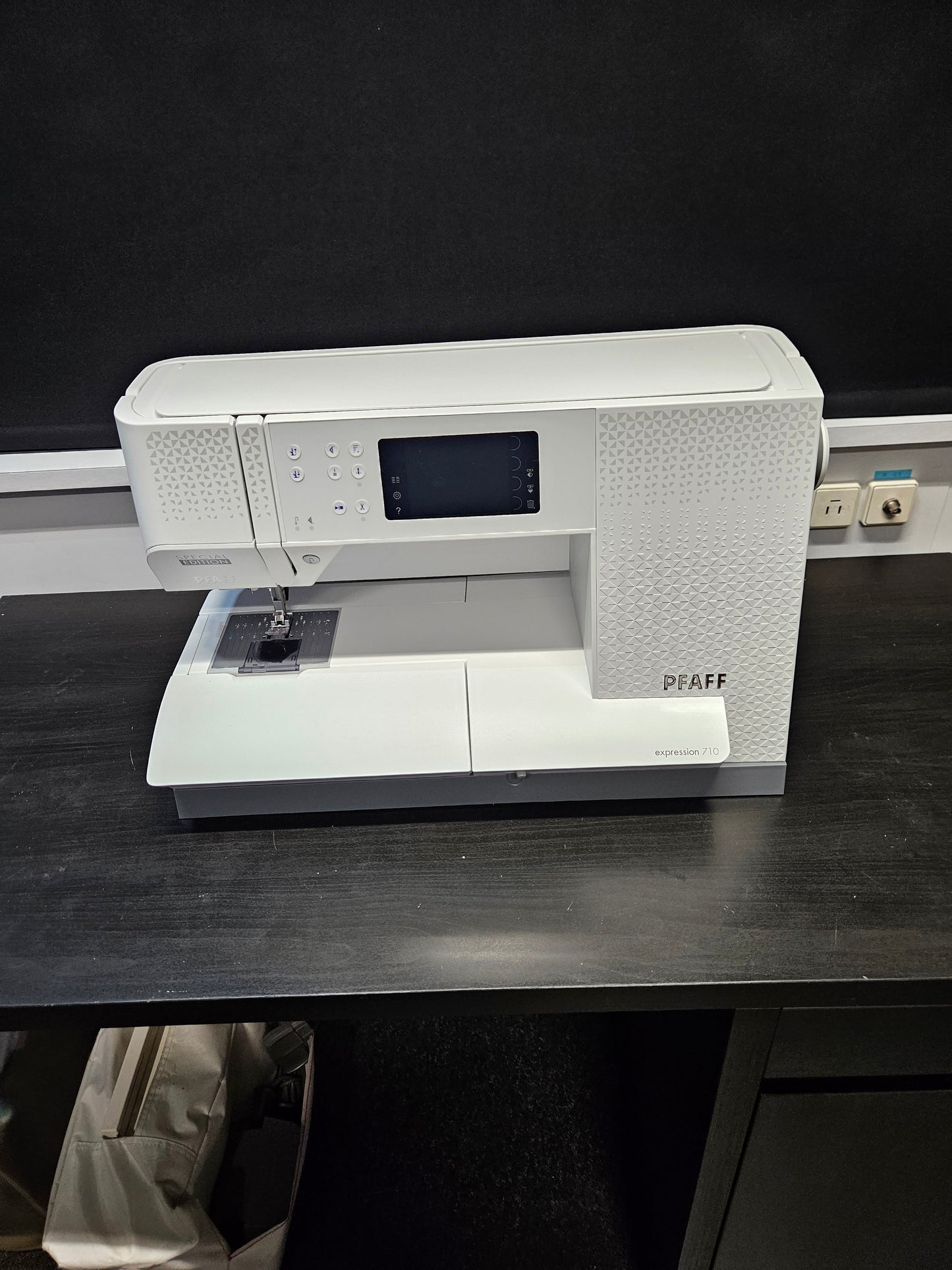 PFAFF EXPRESSION 710 SPECIAL EDITION