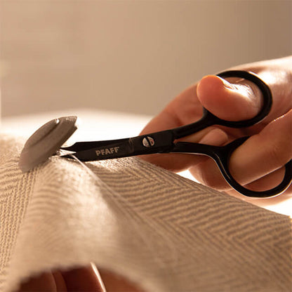PFAFF Micro Tip Curved Blade Saks 4”