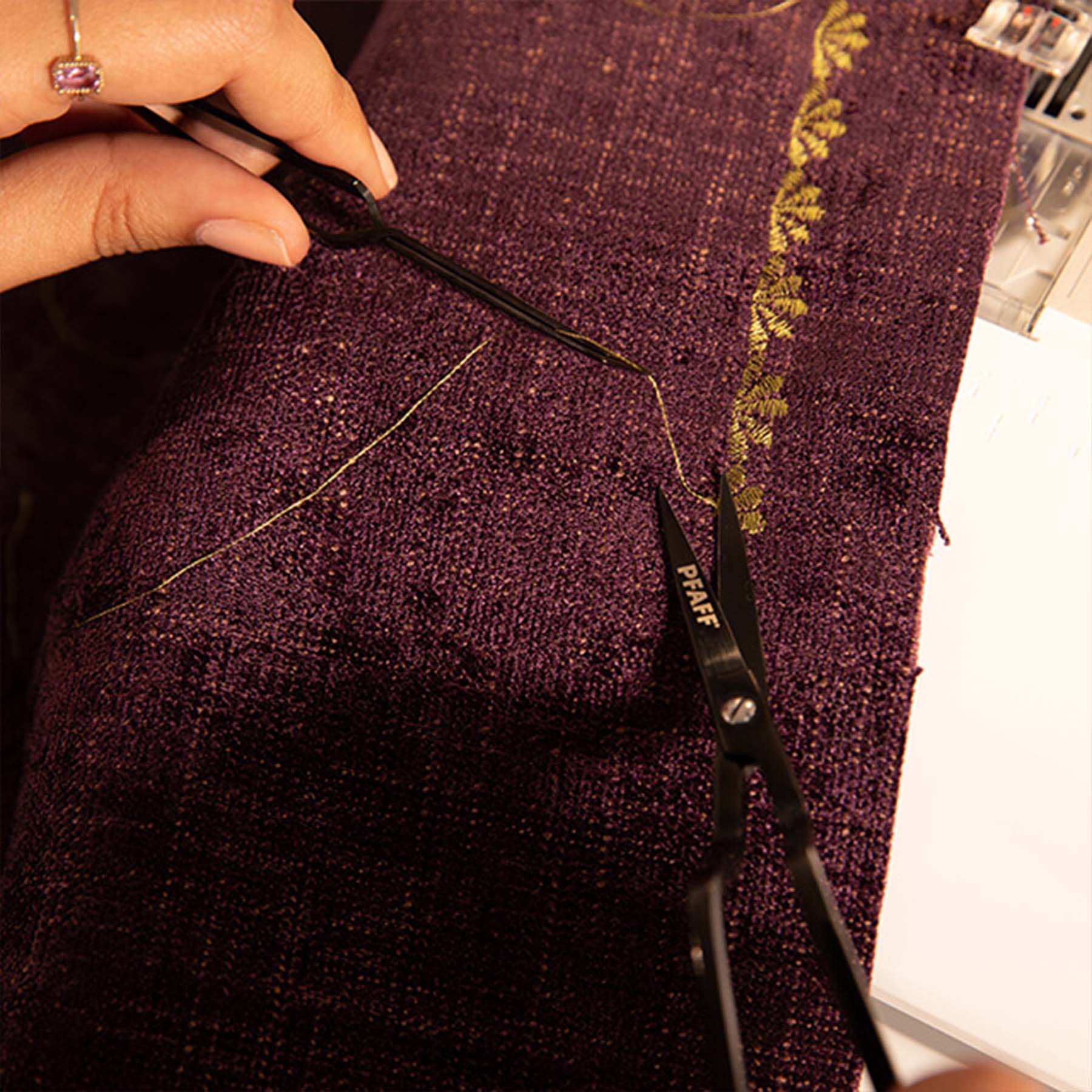 PFAFF Double Curved Embroidery Saks 6”