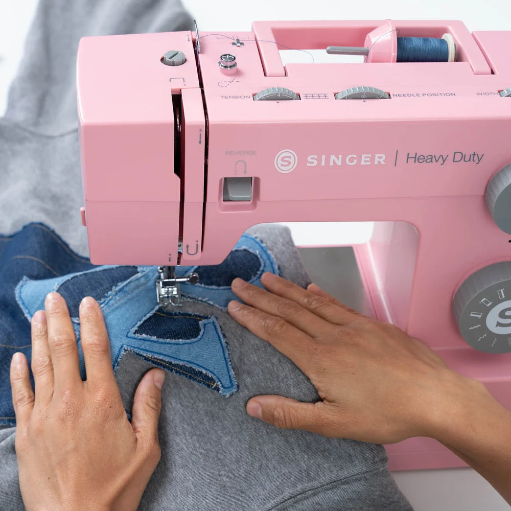 SINGER® Heavy Duty 4411 Pink Limited Edition