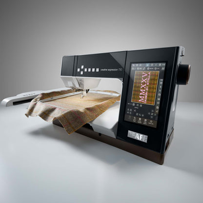PFAFF® creative expression™ 750 sy- og broderimaskine