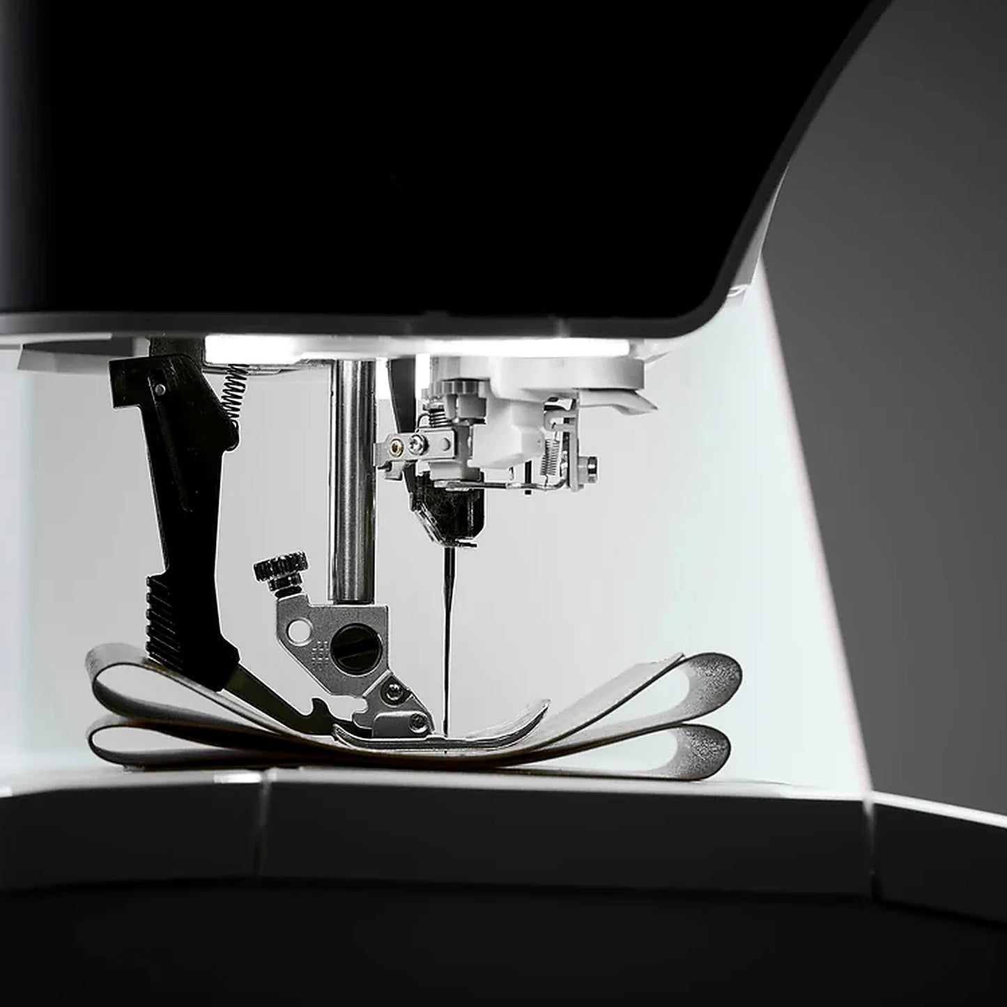 Pfaff expression™ 715