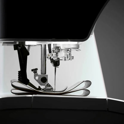 Pfaff expression™ 715