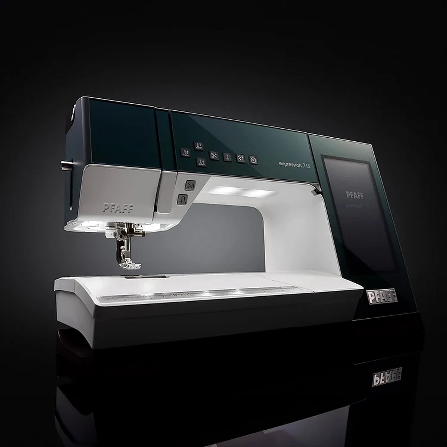 Pfaff expression™ 715