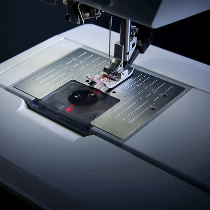 Pfaff expression™ 725